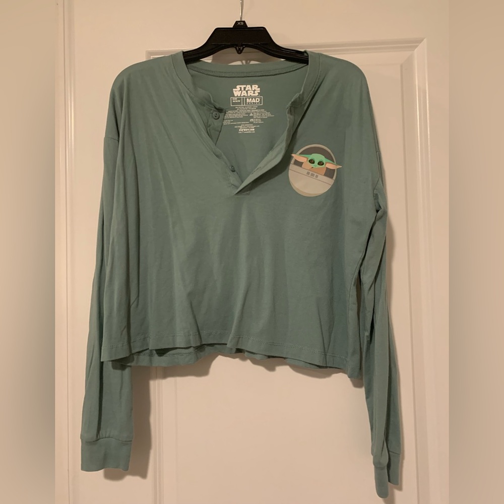 Baby yoda long sleeve tee